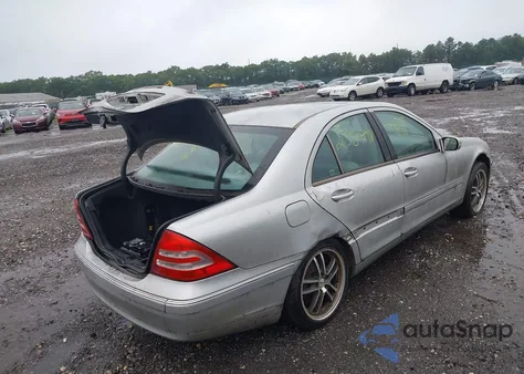 2002 Mercedes-Benz C 240 from USA, damaged, VIN WDBRF61J52E006316